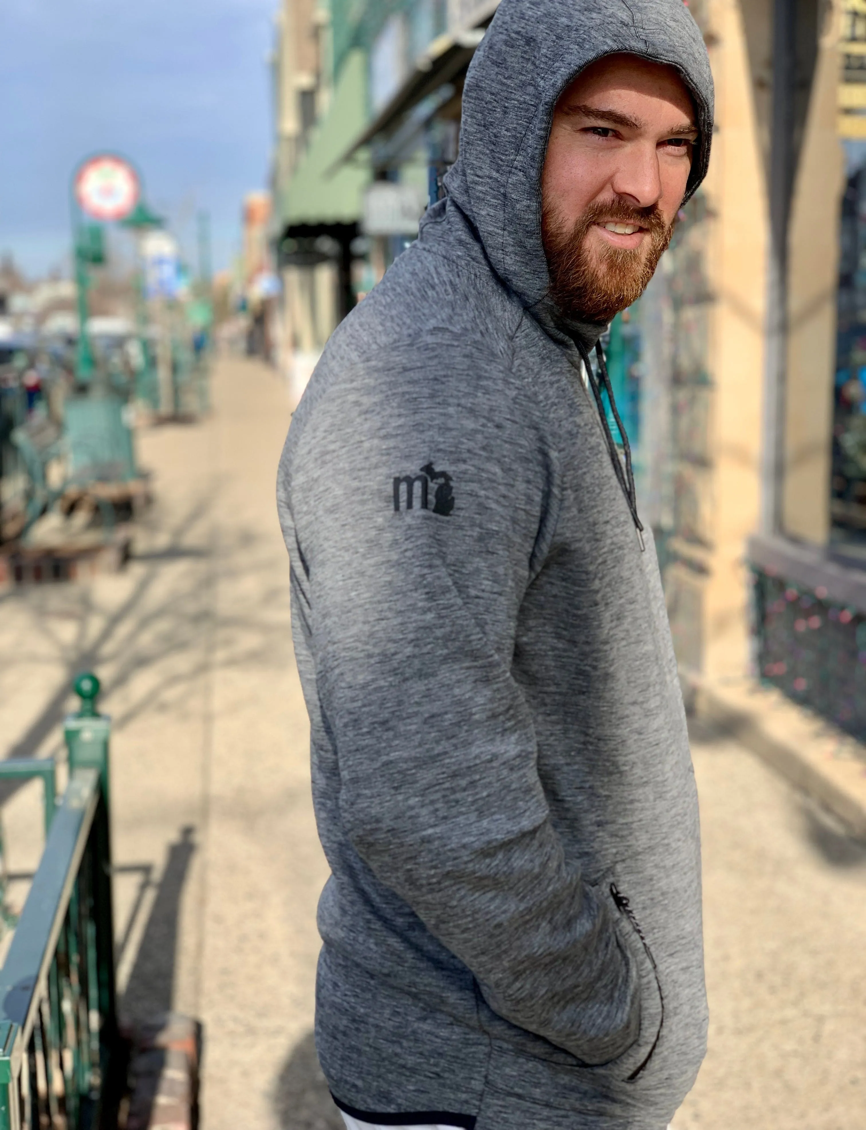 mi Men's Do-it-all Snug Hood Pullover